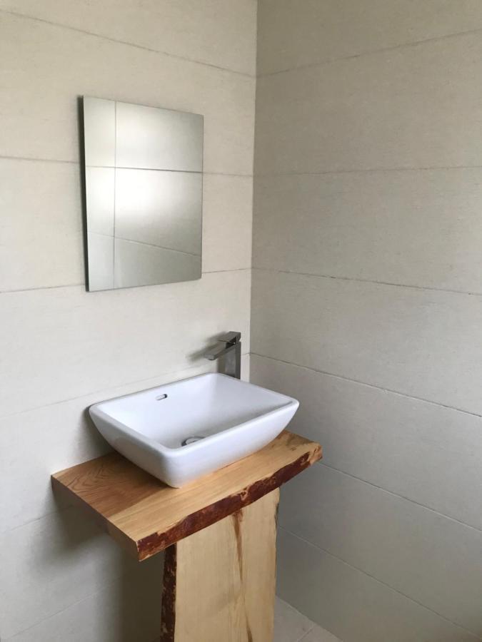 Te Bujtina Hotel- Cozy Stay With Traditional Breakfast Near Beach 골렘 외부 사진
