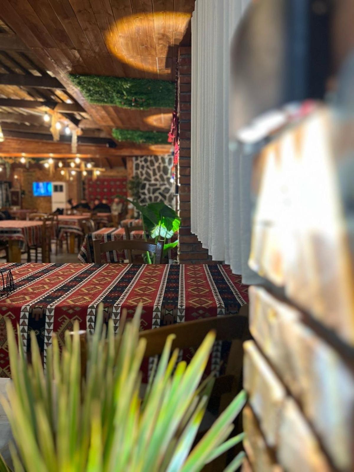 Te Bujtina Hotel- Cozy Stay With Traditional Breakfast Near Beach 골렘 외부 사진