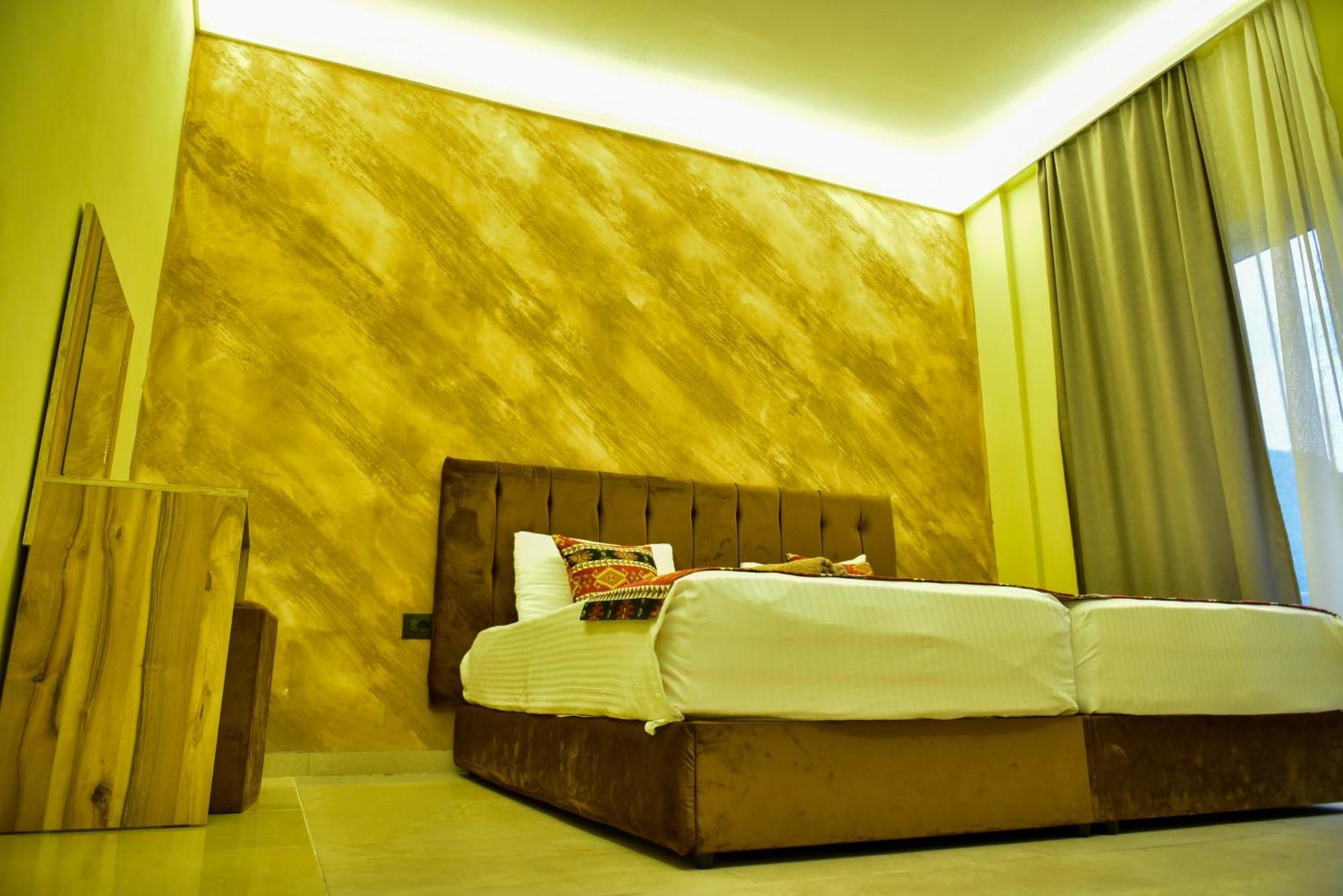 Te Bujtina Hotel- Cozy Stay With Traditional Breakfast Near Beach 골렘 외부 사진